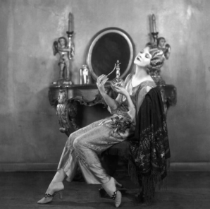 1920s Perfume at Vanity Imag